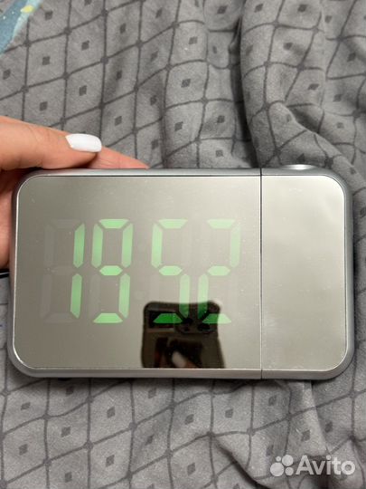 Часы электронные настольные