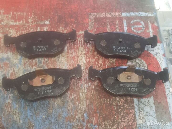 Колодки тормозные перед новые ориг Escort/Mondeo