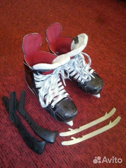 Коньки хоккейные