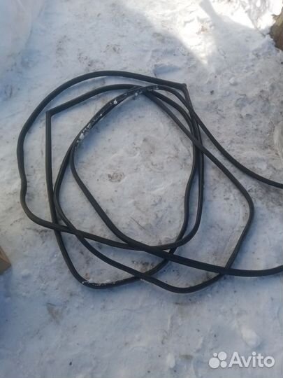 Уплотнитель двери suzuki baleno