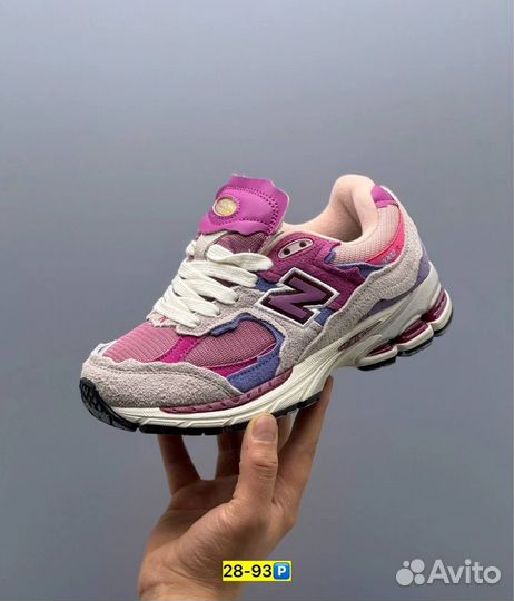Кроссовки женские New Balance 2002r