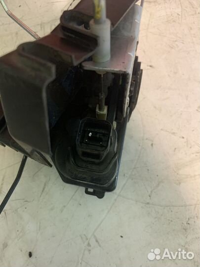 SsangYong Kyron Замок двери передней левой