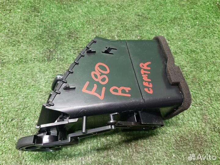 Дефлектор торпедо центральный Mitsubishi Grandis