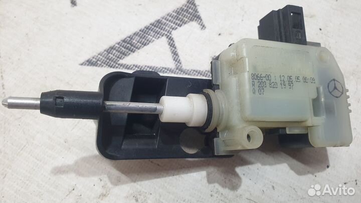 Активатор лючка бензобака Mercedes W211.203.209