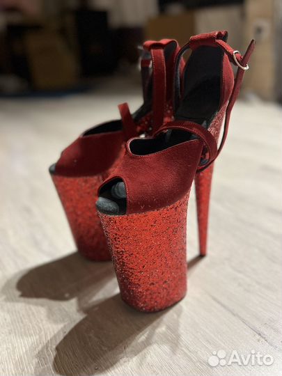 Стрипы pleaser пятерки 37