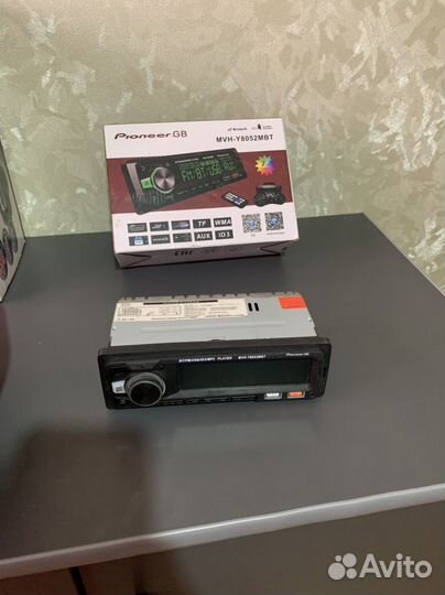 Магнитофон и колонки