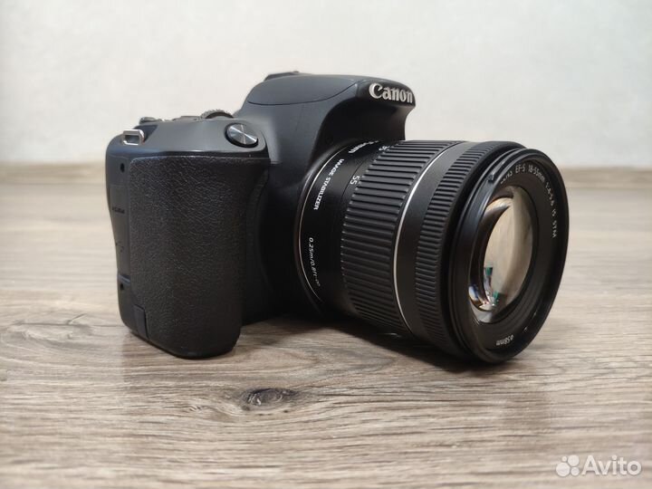 Canon 200D + 18-55mm STM