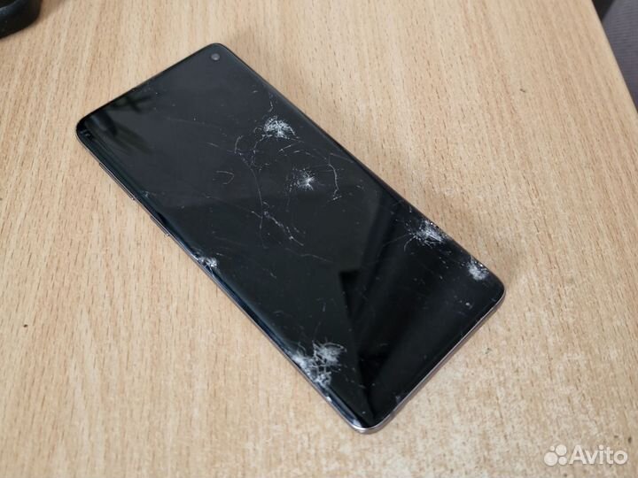 Samsung Galaxy S10, 8/128 ГБ