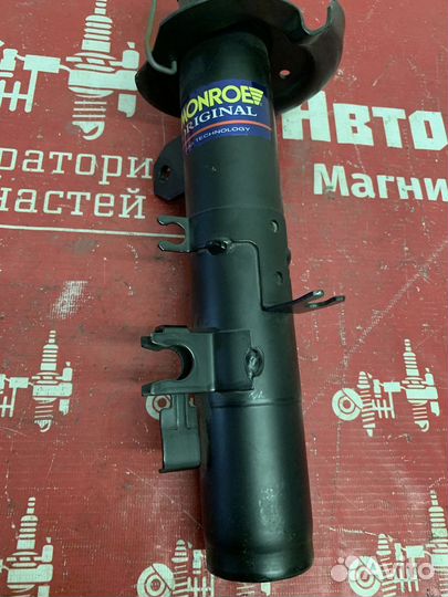 Citroen C3 Стойка амортизационная передний правый