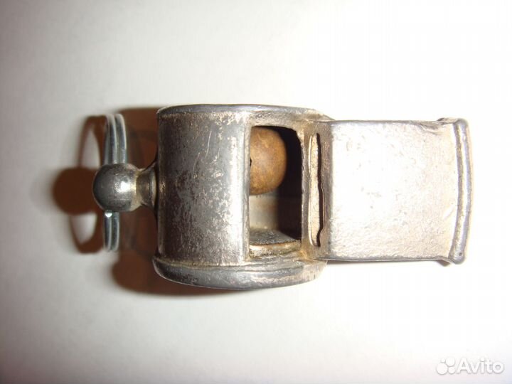 Свисток с компасом. Франция