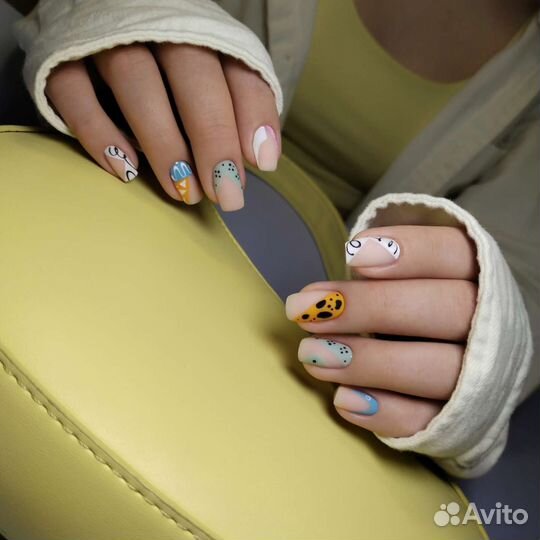 Маникюр, мехенди