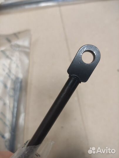 Амортизатор капота Audi 100 85-91