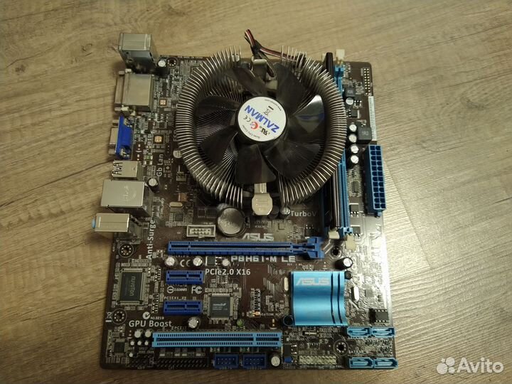 Материнская плата с процессором и памятью