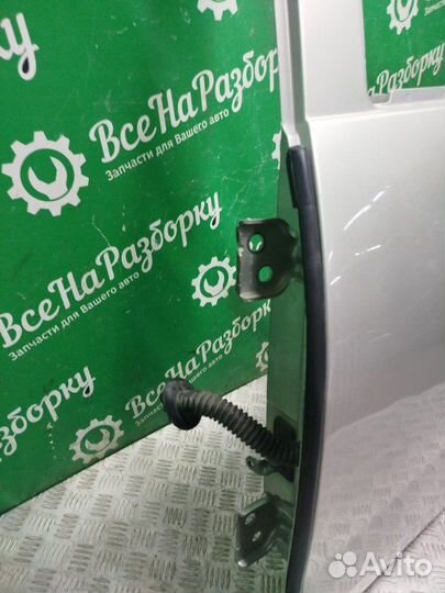 Дверь задняя левая Renault Duster внедорожник F4R