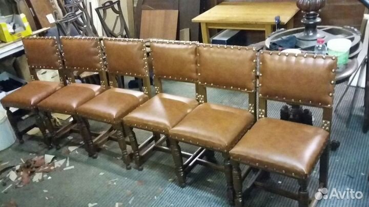 Перетяжка и замена обивки стульев / банкеток