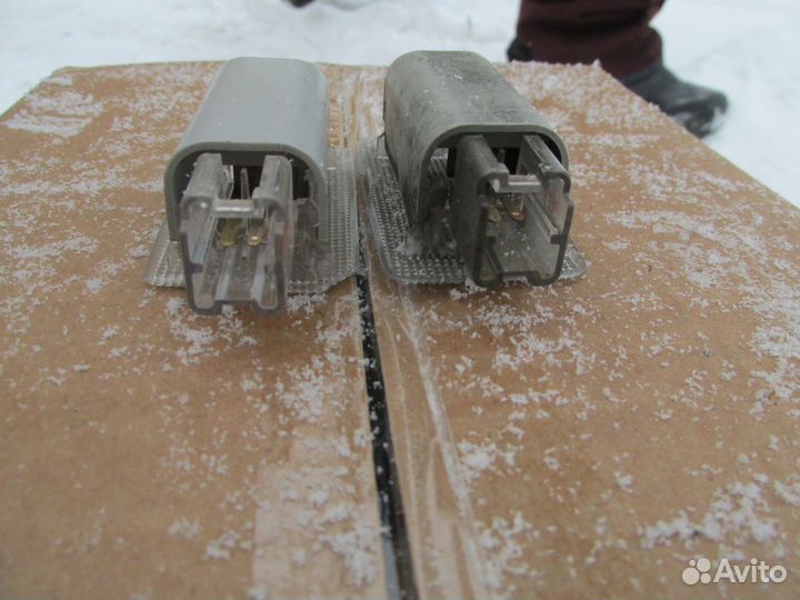 Плафон салонный на Nissan Leaf