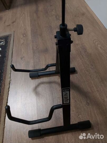 Стойка для гитары