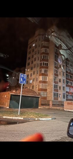Машиноместо, > 30 м²