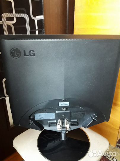 Монитор LG для компьютера и Самсунг