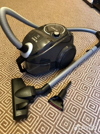 Пылесос Bosch BGS32002/03 нера 2000W