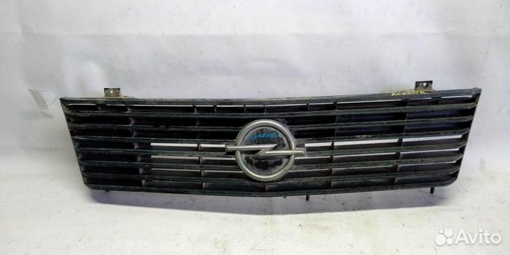 Решетка радиатора Opel Ascona C