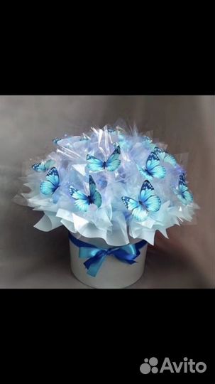 Букет из бабочек в коробке