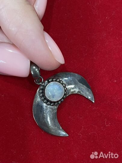 Оберег кулон лунница с адуляром из Непала