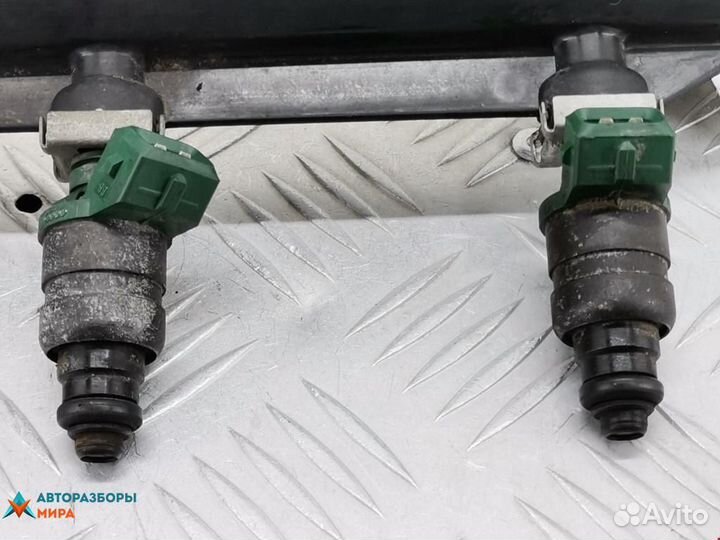 Форсунка Volkswagen Golf 3 2000 037906031AA