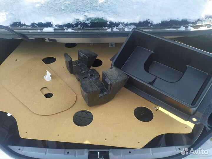 Пенопласт домкрата в багажник Тойота Камри