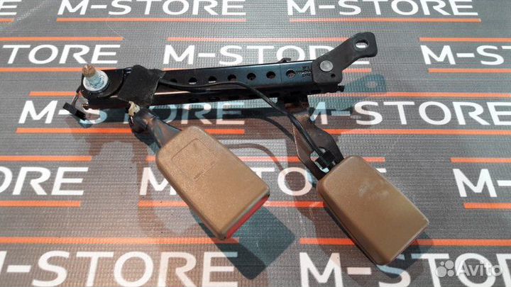 Замок ремня безопасности задний Mercedes-Benz