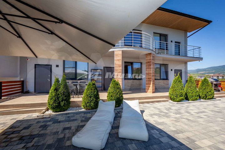 Дом 213 м² на участке 3 сот.