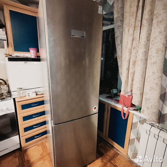 Холодильник Bosch Serie 4 KGN39VI25R