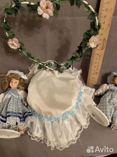 Кукла фарфоровая музыкальная
