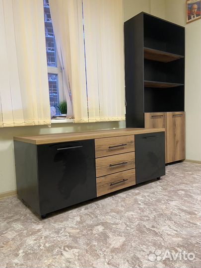 Офисные тумбы/шкафы/столы