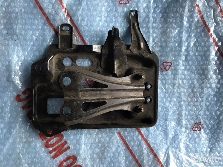 Тойота королла E151 задние ремни безопасности