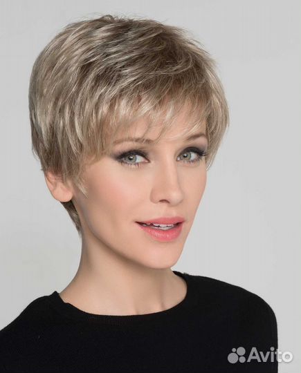 Женский парик каре Carol. Цвет разный