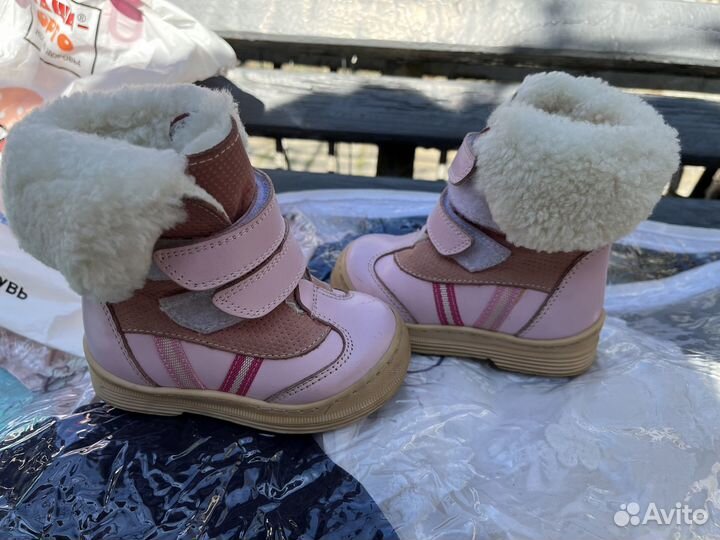 Продаю ботинки на девочку