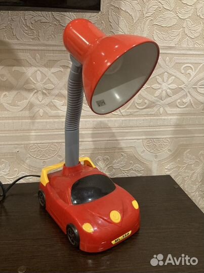 Настольная лампа