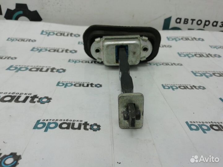 Ограничитель передней двери левый правый