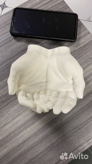 Руки из гипса