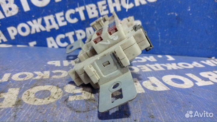 Блок предохранителей салона Nissan Teana J31 седан