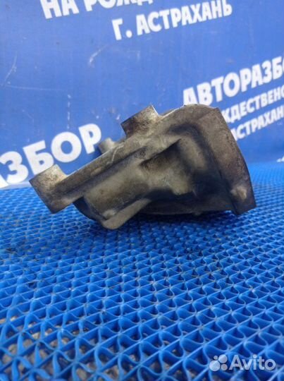 Крепление двигателя Mitsubishi Lancer Cedia седан