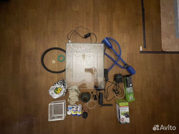 Аквариум и полный комплект аксессуаров