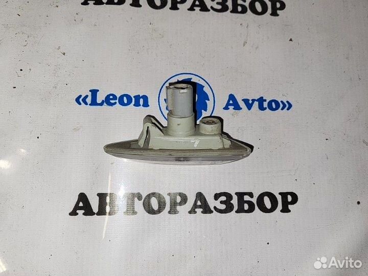 Повторитель поворота левый Kia Ceed JD G4FG 2012