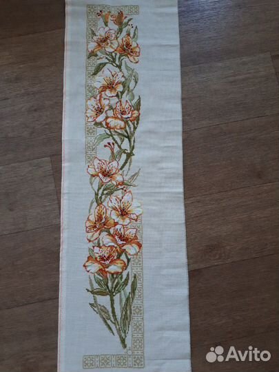 Вышитая картина Альстромерии