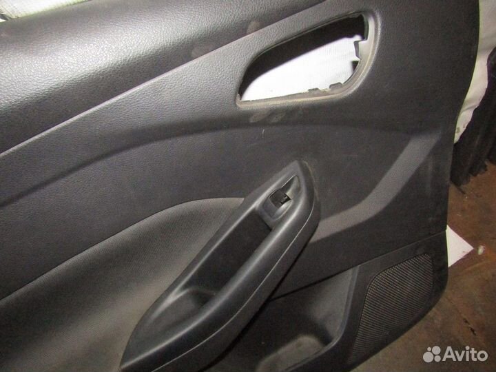 Обшивка двери задней левой Focus III 2011