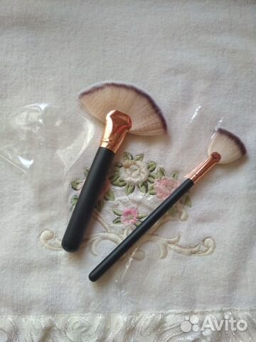 Кисти веерные новые для макияжа (набор 2шт.)