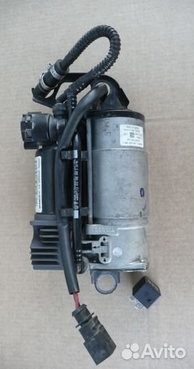 Компрессор пневмоподвески Volkswagen Touareg GP