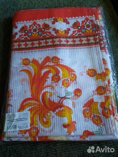 Кухонные наборы (полотенце, скатерть, прихватки)