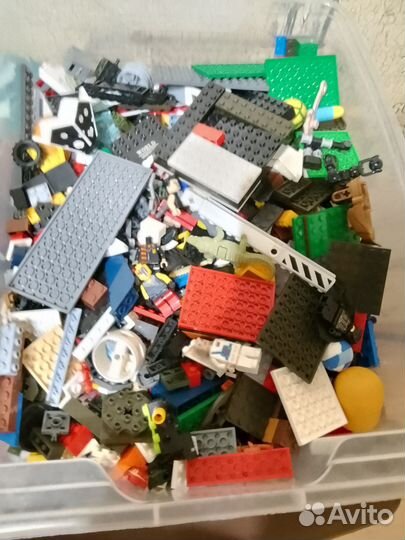 Большая каробка лего